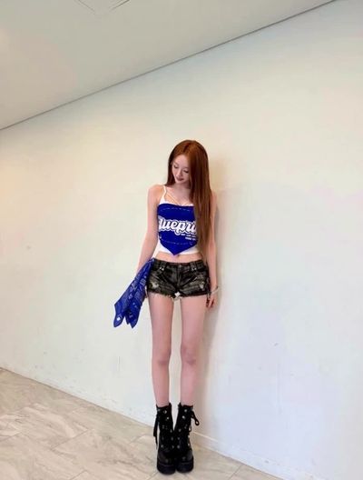 Hwiseo - naked