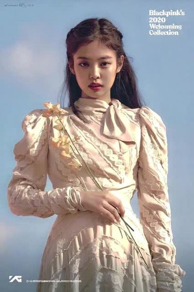 Jennie - nude