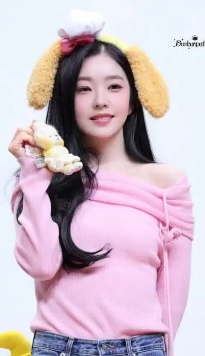 Irene - shows tits