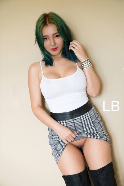 Nancy - shows pussy