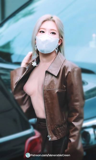 Kim Lip - shows tits on public nude