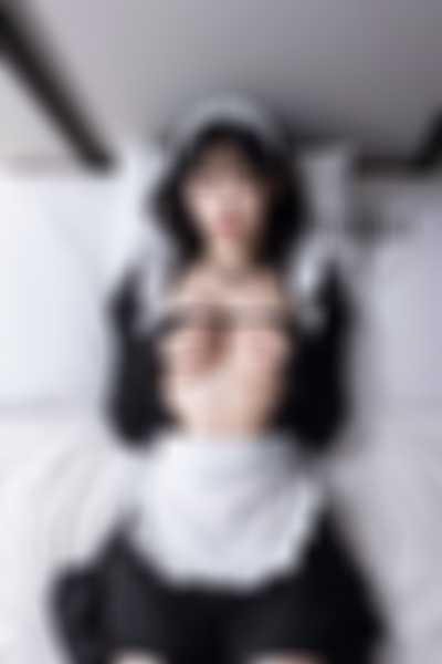 Hanni - softcore maid