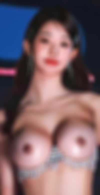 Wonyoung - shows boobs