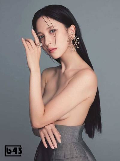 Mina - naked