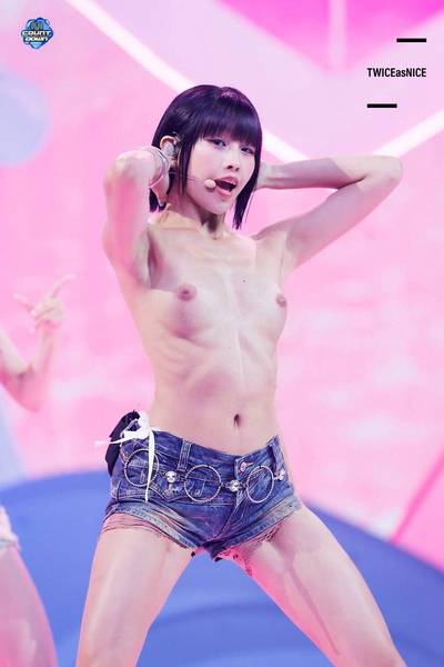 Natty - naked on stage