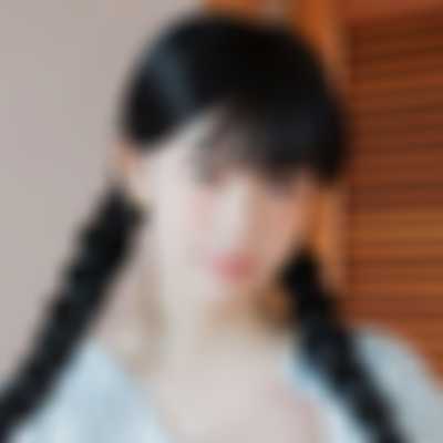 Moka - shaved pussy