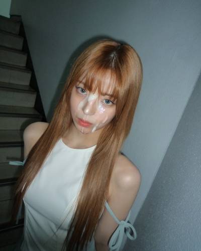 Lia - cum on face