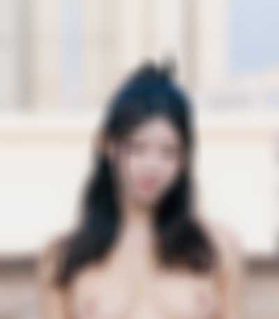 Moka - naked